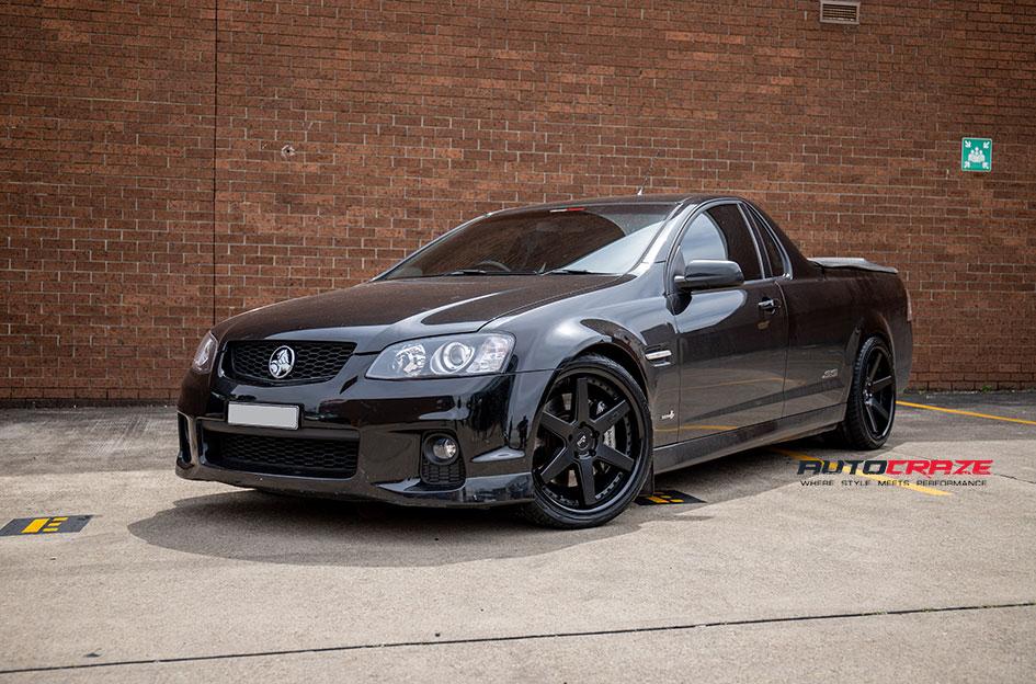 HOLDEN-COMMODORE-ALTAIR-MATTE-BLACK-WITH-GLOSS-BLACK-LIP